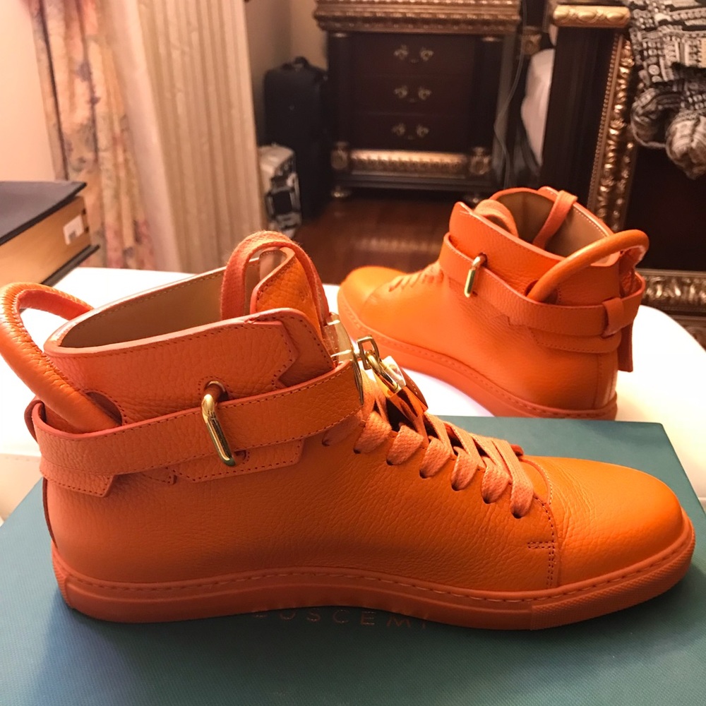 Brand new Men Buscemi sneakers 41 Orange